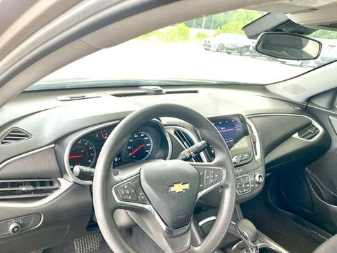 Used 2023 Chevrolet Malibu LT FWD image 11