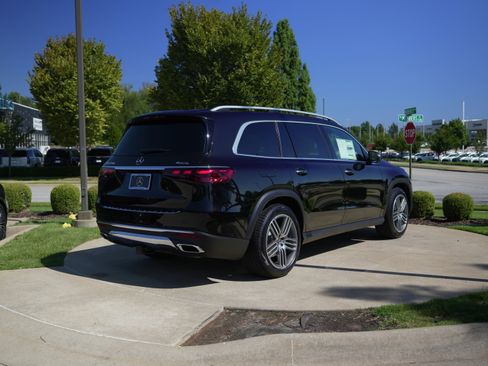 New 2025 Mercedes-Benz GLS 450 4MATIC image 7