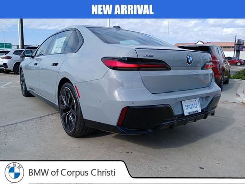 Used 2026 BMW 740i xDrive image 7