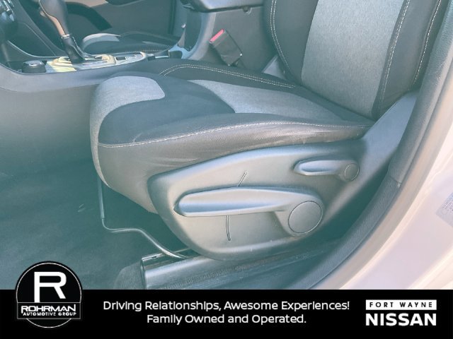 Used 2017 Jeep Cherokee Sport AWD/4WD image 27