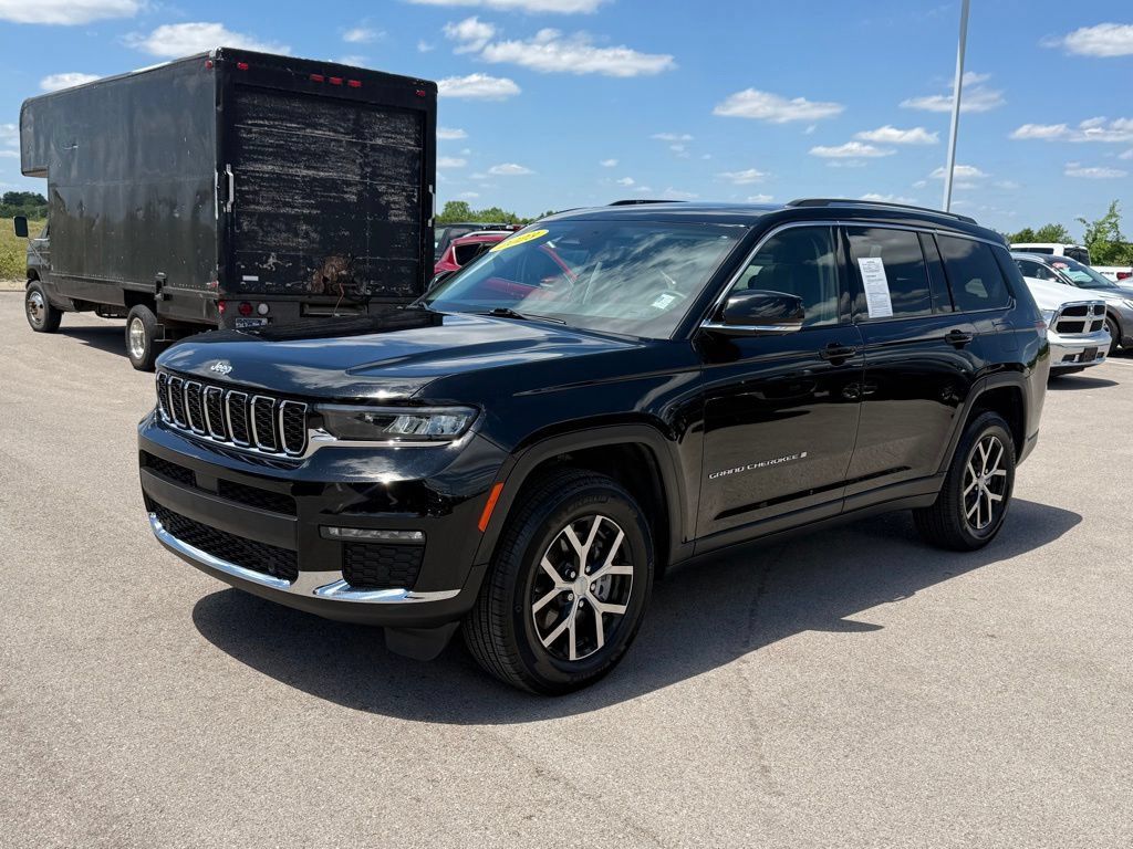 Used 2023 Jeep Grand Cherokee L Limited w/ Luxury Tech Group II AWD/4WD image 40