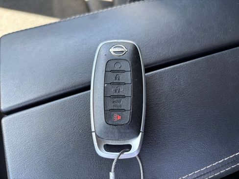 Used 2025 Nissan Rogue SV AWD/4WD image 27