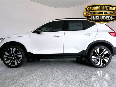 New 2026 Volvo XC40 B5 Plus w/ Protection Package Premier AWD/4WD image 18
