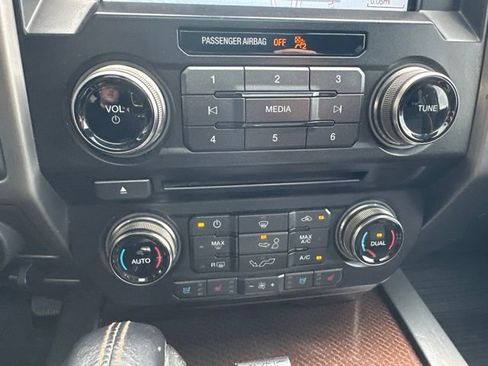 Used 2017 Ford F150 Raptor w/ Equipment Group 802A Luxury AWD/4WD image 24