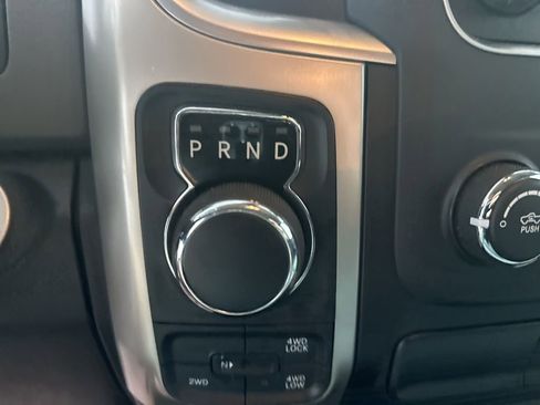 Used 2019 RAM 1500 Classic SLT AWD/4WD image 18