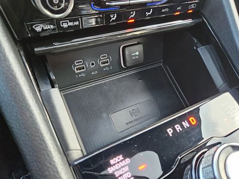 Used 2023 Jeep Grand Cherokee Overland w/ Luxury Tech Group IV image 29