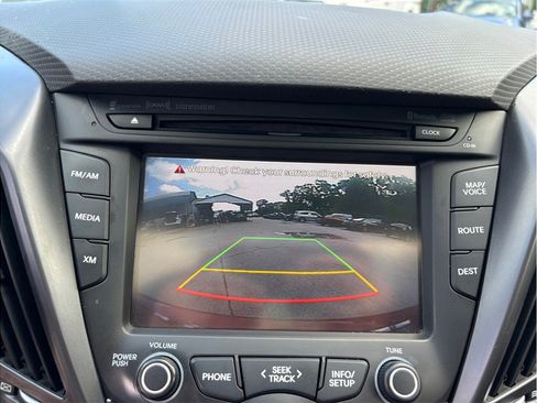 Used 2014 Hyundai Veloster Turbo w/ Turbo Technology Package 04 FWD image 26