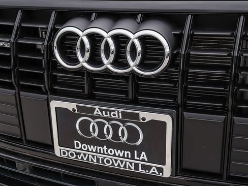 New 2025 Audi Q3 2.0T Premium image 5