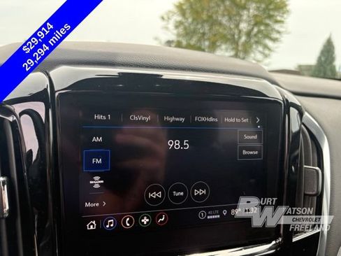 Used 2023 Chevrolet Traverse LT FWD image 18