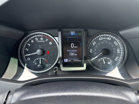 Used 2023 Toyota Tacoma TRD Off-Road w/ Black Out Package (TMS) AWD/4WD image 18