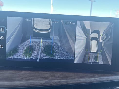 Used 2025 Hyundai Santa Fe Limited image 17