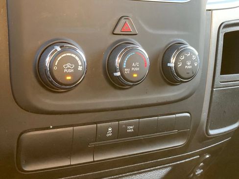 Used 2024 RAM 1500 Classic SLT AWD/4WD image 25