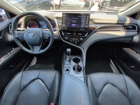Used 2022 Toyota Camry XSE FWD image 15