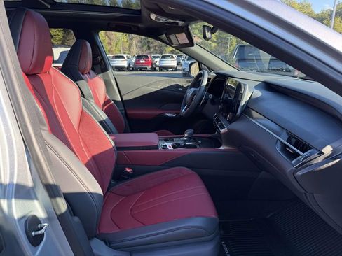 Used 2025 Lexus RX 500h F Sport image 14