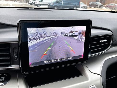 Certified 2022 Ford Explorer XLT w/ Equipment Group 202A image 20