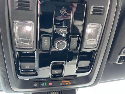 New 2026 Chevrolet Suburban Z71 w/ Comfort Package image 25