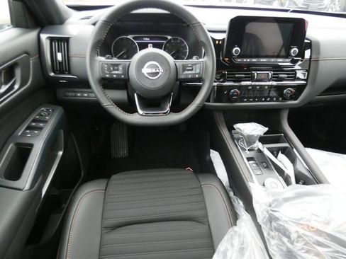 New 2025 Nissan Pathfinder Rock Creek image 12