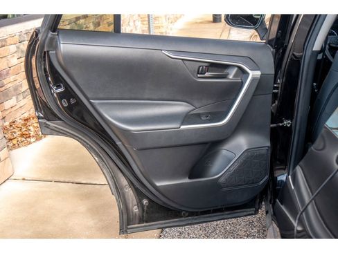 Used 2020 Toyota RAV4 LE image 16