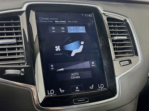 Used 2018 Volvo XC90 T6 Momentum image 23