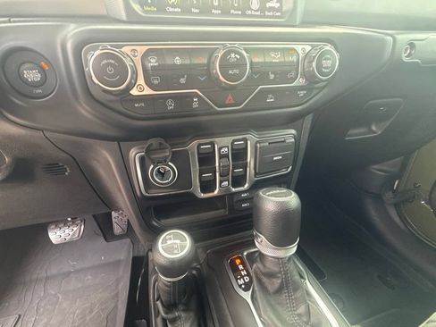 Used 2023 Jeep Gladiator Sport AWD/4WD image 20