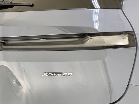 Used 2023 BMW iX xDrive50 w/ Sport Package AWD/4WD image 21