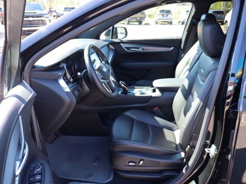 Used 2025 Cadillac XT5 Luxury AWD/4WD image 11