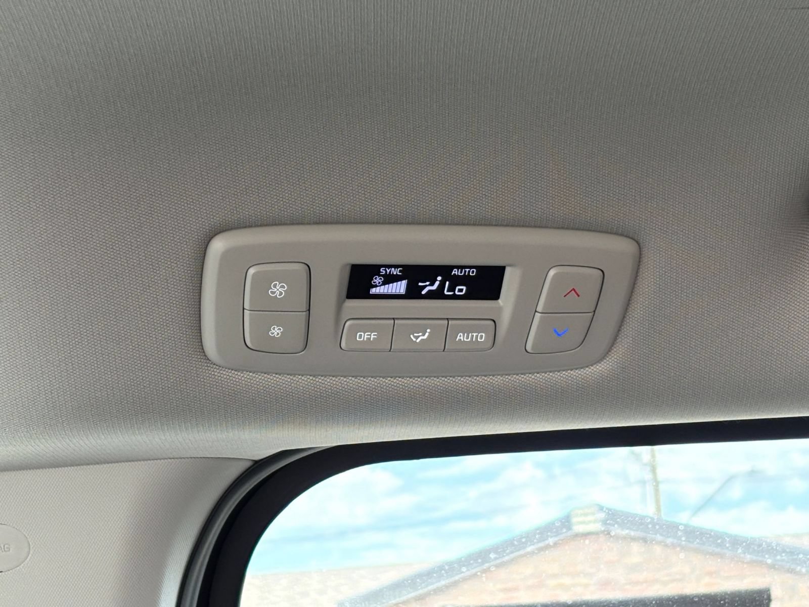 Used 2026 Kia Carnival FWD image 24