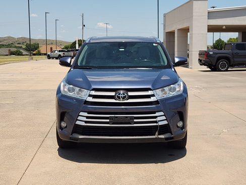 Used 2017 Toyota Highlander AWD V6 image 6