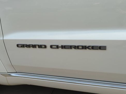 Used 2017 Jeep Grand Cherokee Summit w/ Platinum Series Group RWD image 6