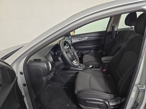 Certified 2021 Kia Forte LXS FWD image 11