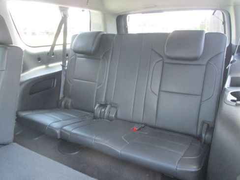 Used 2018 Chevrolet Suburban LT RWD image 12