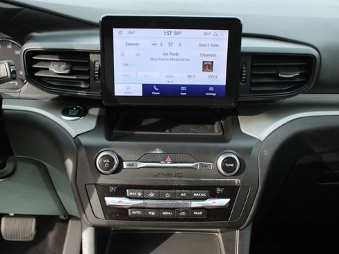 Used 2020 Ford Explorer XLT w/ Class III Trailer Tow Package image 21