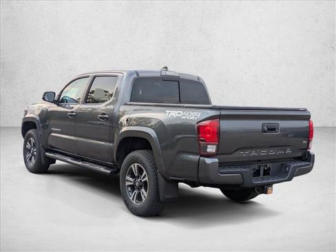 Used 2019 Toyota Tacoma TRD Sport AWD/4WD image 7