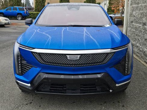 New 2026 Cadillac Optiq Luxury 2 image 12