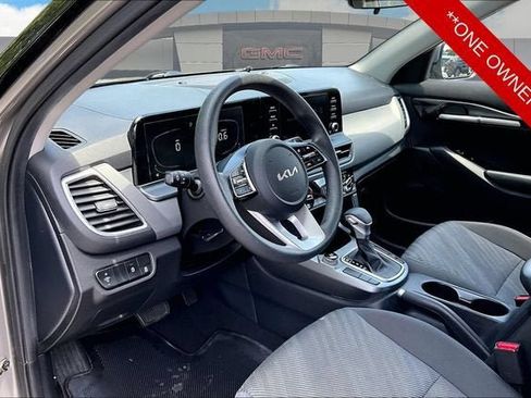Used 2024 Kia Seltos LX AWD/4WD image 12