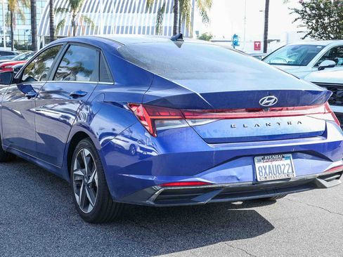 Used 2021 Hyundai Elantra SEL w/ Convenience + Premium Package image 4