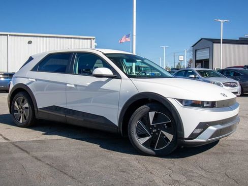 New 2026 Hyundai Ioniq 5 SEL image 2