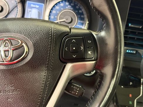 Used 2017 Toyota Sienna Limited Premium image 29