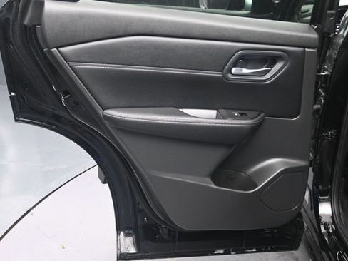 Used 2026 Nissan Rogue SL AWD/4WD image 16