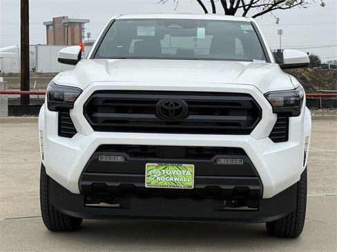 New 2026 Toyota Tacoma SR5 image 3