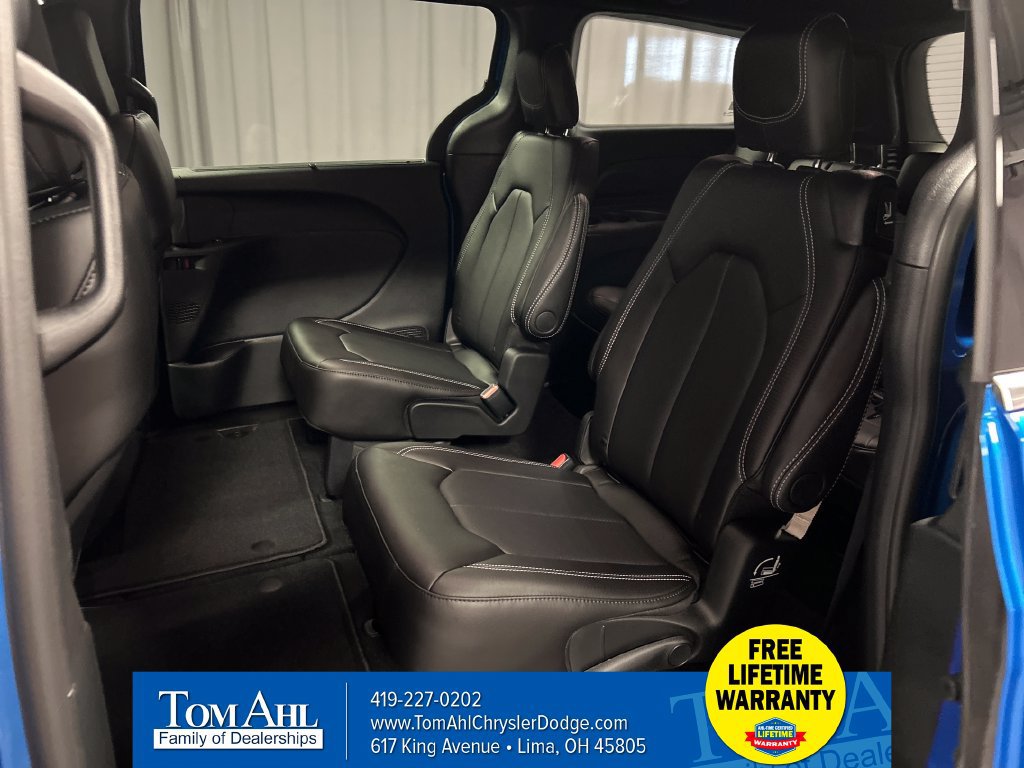 New 2027 Chrysler Pacifica Select FWD image 21