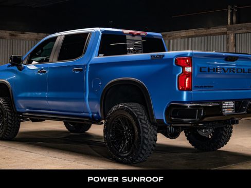 Used 2025 Chevrolet Silverado 1500 ZR2 w/ Technology Package image 7