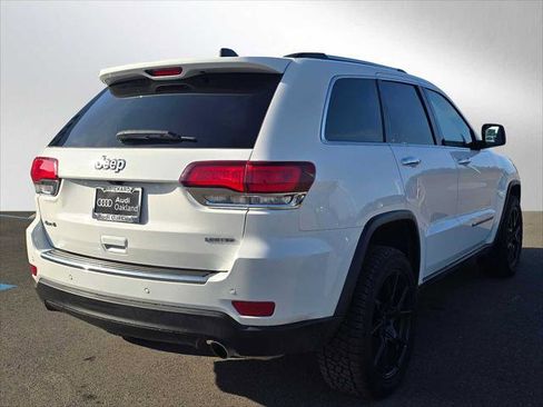 Used 2022 Jeep Grand Cherokee Limited image 3