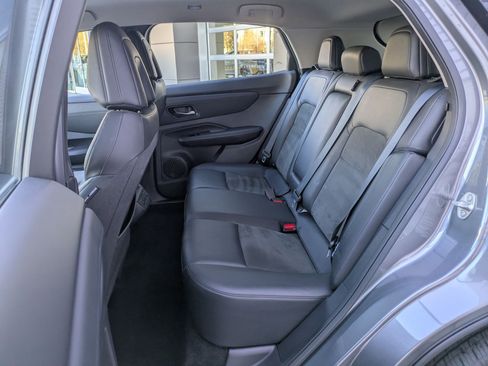 Used 2023 Nissan Ariya AWD image 30