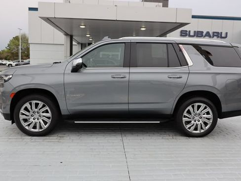 Used 2021 Chevrolet Tahoe Premier w/ Premium Package AWD/4WD image 2