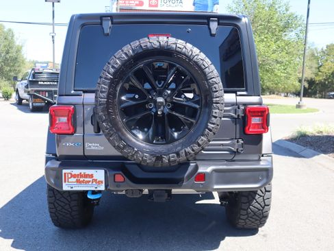 Used 2022 Jeep Wrangler Unlimited Sahara w/ Cold Weather Group image 7