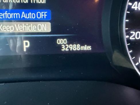 Used 2023 Toyota Sienna Limited image 30