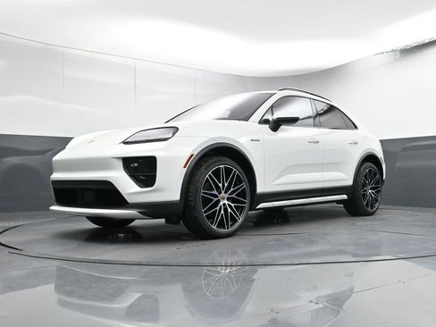 New 2024 Porsche Macan 4 Electric AWD/4WD image 28