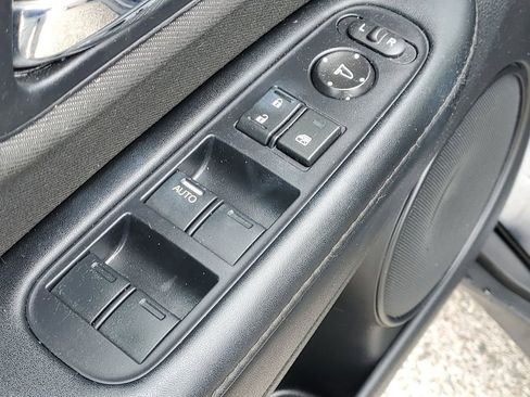 Used 2020 Honda HR-V LX image 17