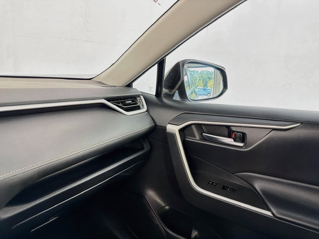 Used 2024 Toyota RAV4 XLE FWD image 36